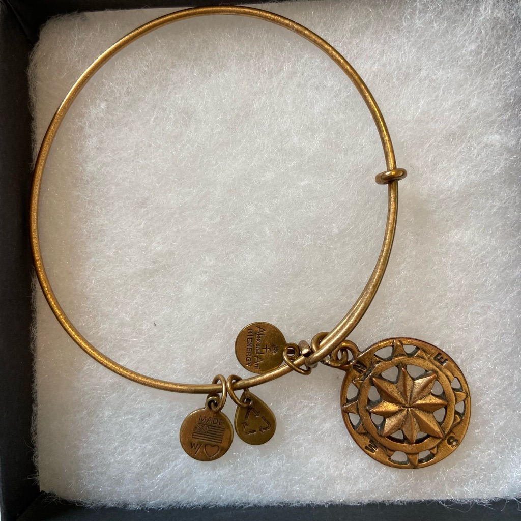 Alex And Ani Gold Tone Bracelet With Compass Charm 12$